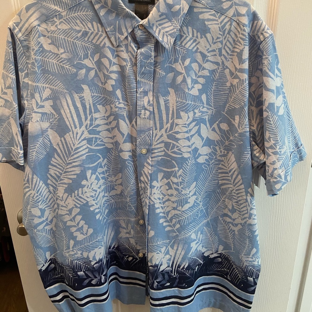 Men’s Button Down Hawaiian Shirt